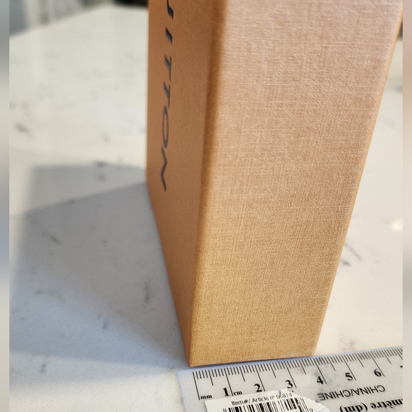 LOUIS VUITTON - Small giftbox (Authentic) 1 - Picture 5 of 5
